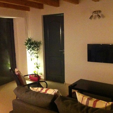 Lovely House ลากอส ภายนอก รูปภาพ