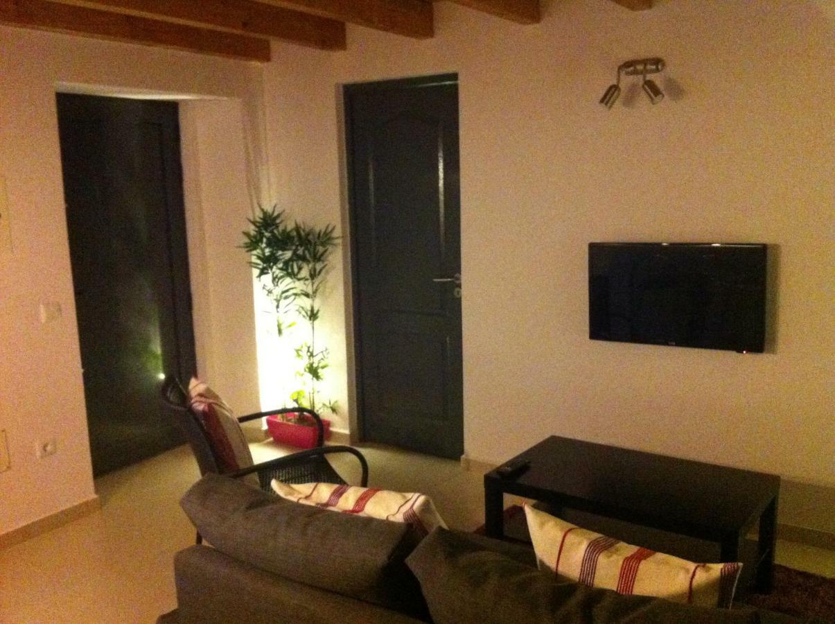 Lovely House ลากอส ภายนอก รูปภาพ